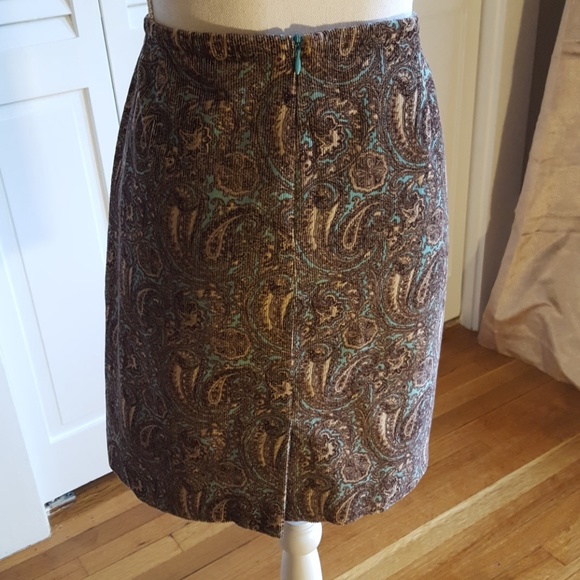 Skirt - Picture 2 of 5